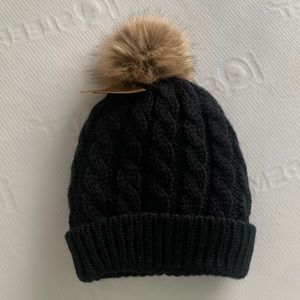 BNWT Just Cozy Fleece Lined Toque